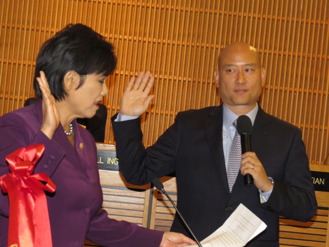 110314 - Mayor H.Liang Installation